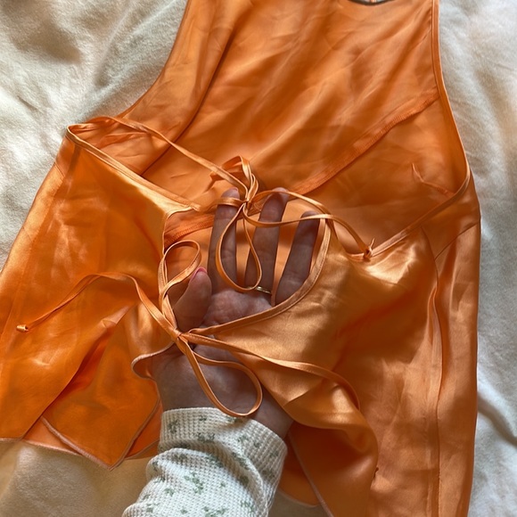 WILFRED Open back halter - Picture 3 of 5